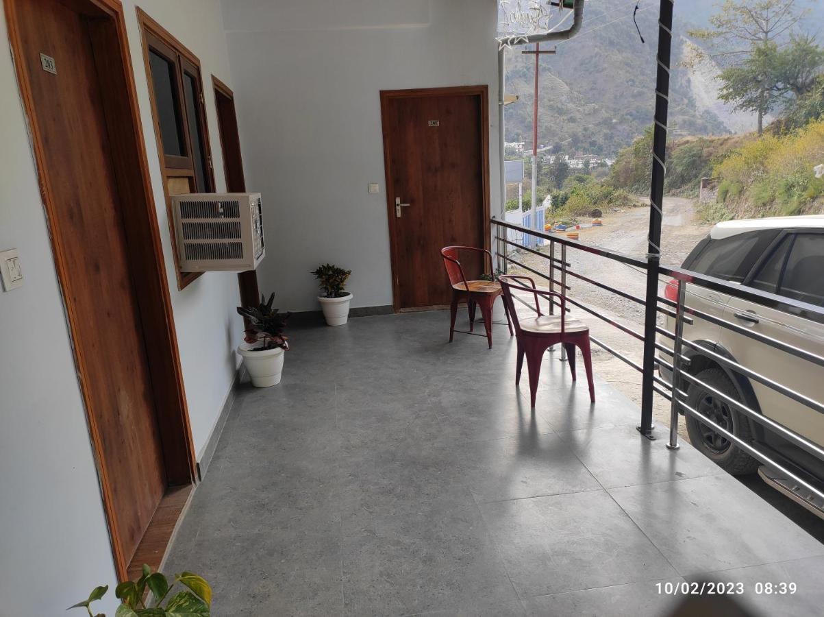 Hotel Studioz Sahastradhara デヘラードゥーン エクステリア 写真