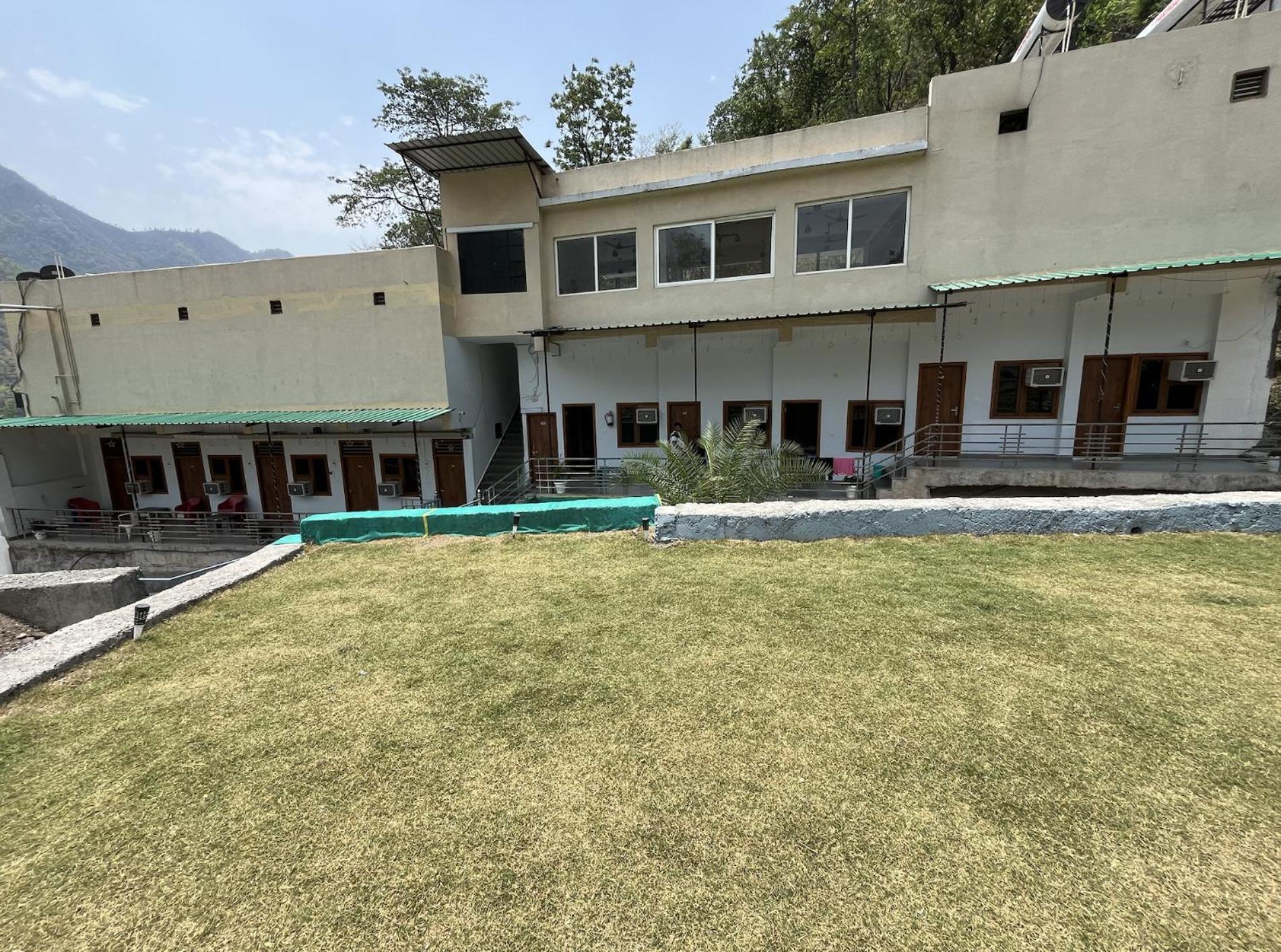 Hotel Studioz Sahastradhara デヘラードゥーン エクステリア 写真